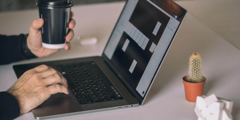 macbook pro zoom in screen